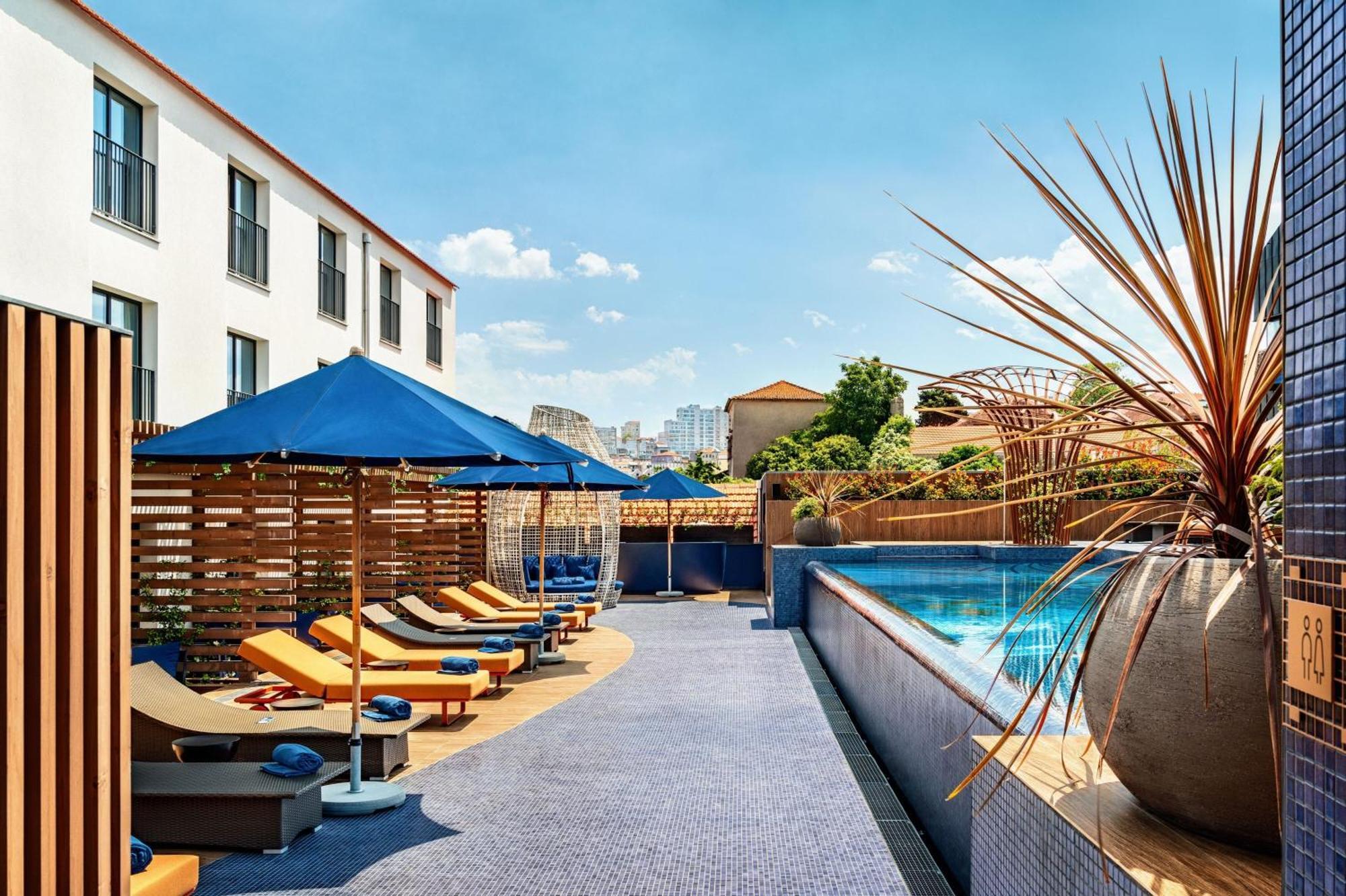 Forte De Gaia, Autograph Collection ヴィラ・ノヴァ・デ・ガイア エクステリア 写真 The rooftop pool at the Hotel