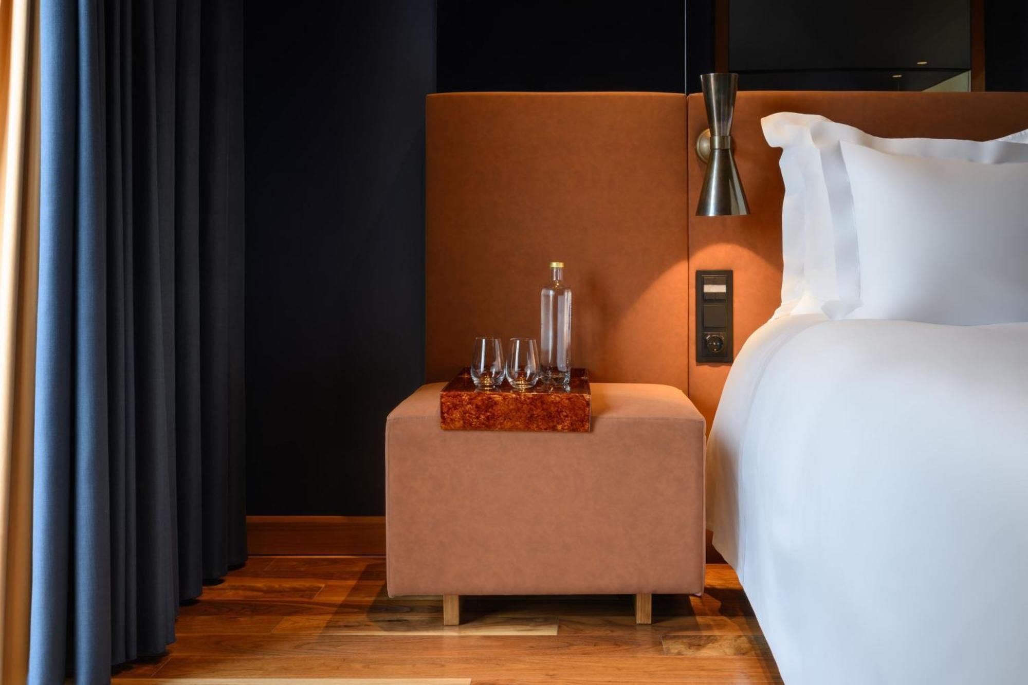 Forte De Gaia, Autograph Collection ヴィラ・ノヴァ・デ・ガイア エクステリア 写真 A bedside table